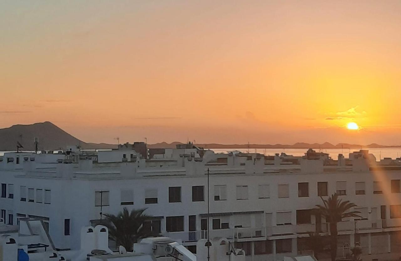Sun & Surf Loft, Near Main Street And Beach, Wifi Fiber, Winter Garden With Sea View Corralejo Bagian luar foto